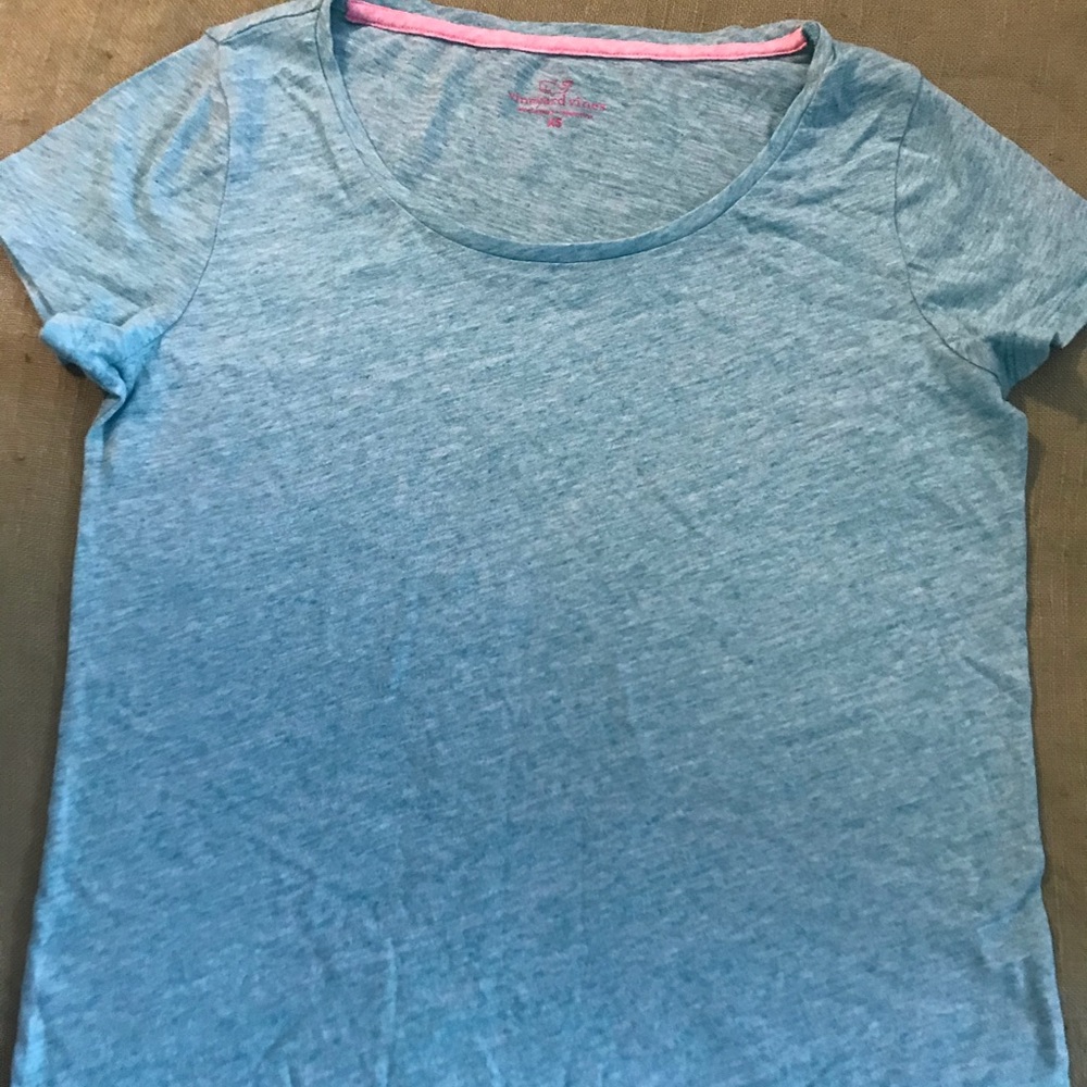 Vineyard Vines T-shirt XS. Like new